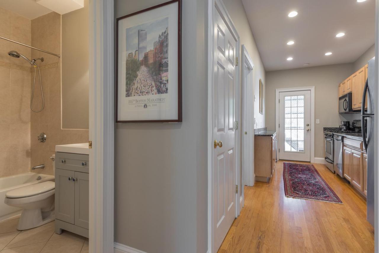 Sunny Convenient Home W/ Private Patio! Easy Walk To Everything! Boston Exterior foto